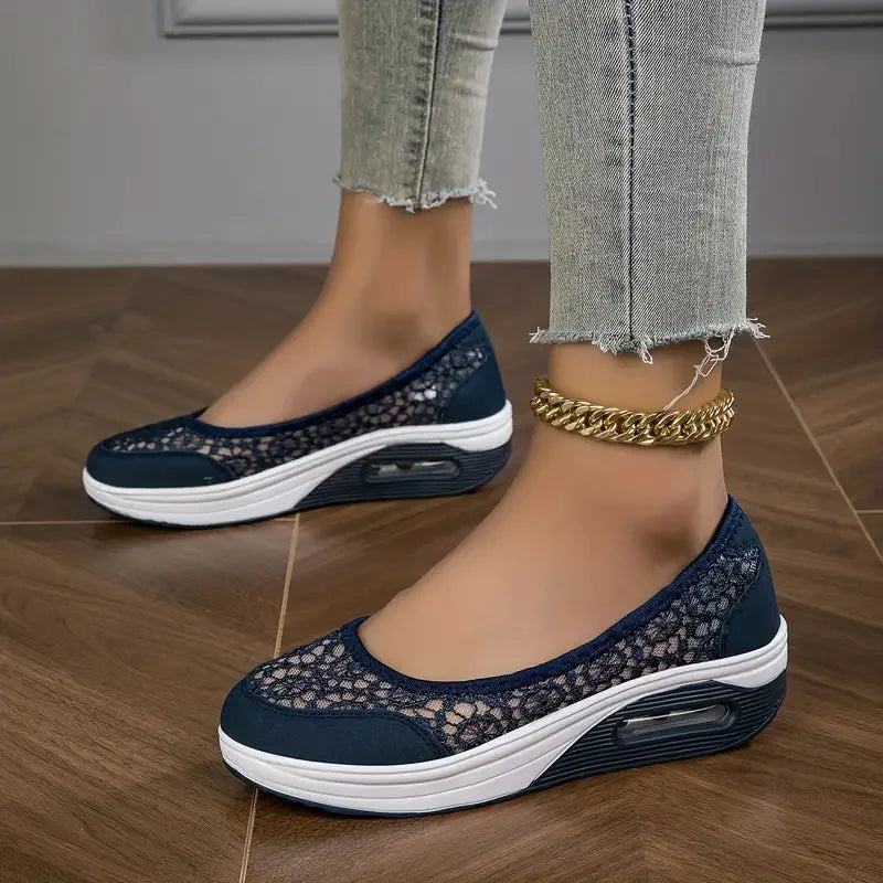 Breathable Lace Flower Walking Shoes For Women