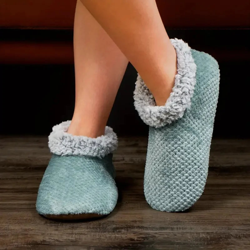 Ultimate Home Comfort & Warmth: Cozy Sherpa-Lined Slippers