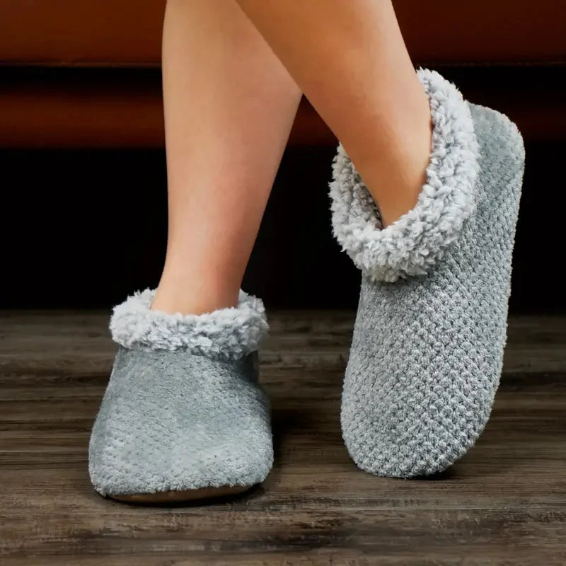 Ultimate Home Comfort & Warmth: Cozy Sherpa-Lined Slippers